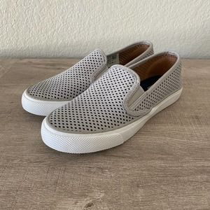 Sperry Top Sider Women's Gray Seaside Perforated Slip On Memory Foam Sneakers 6